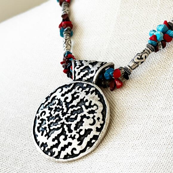 Chico’s Silver Textured Pendant Necklace - Picture 6 of 9